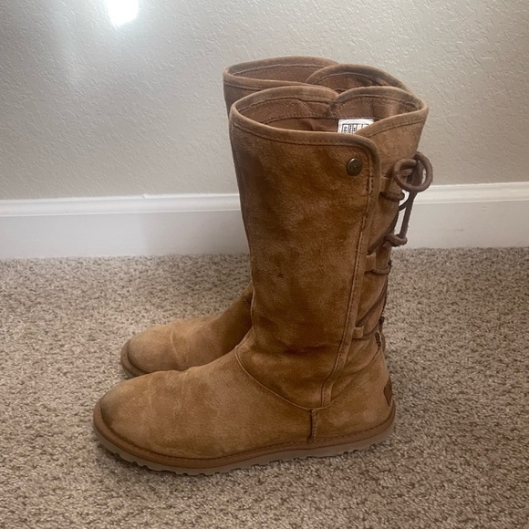 Size 7 UGG boots - Picture 3 of 4